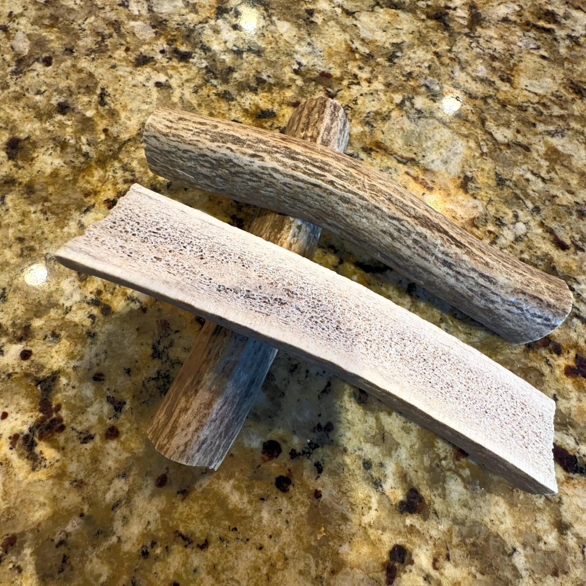Small Dog Antler Chew Bundle 3 Pack Split Elk Antler Chews for Chihuahua, Yorkie, Frenchie Naturally Shed Single Ingredient - Chomper chewz